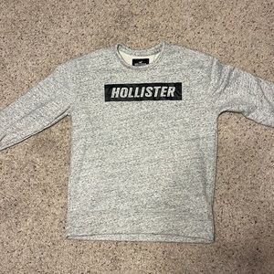 Hollister - Gray Heathered Crewneck
